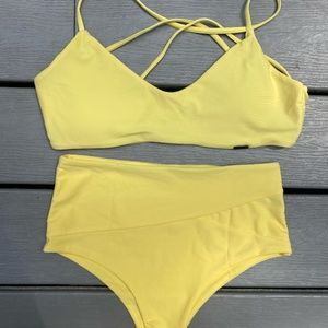 Fire. Size small. Banana yellow.